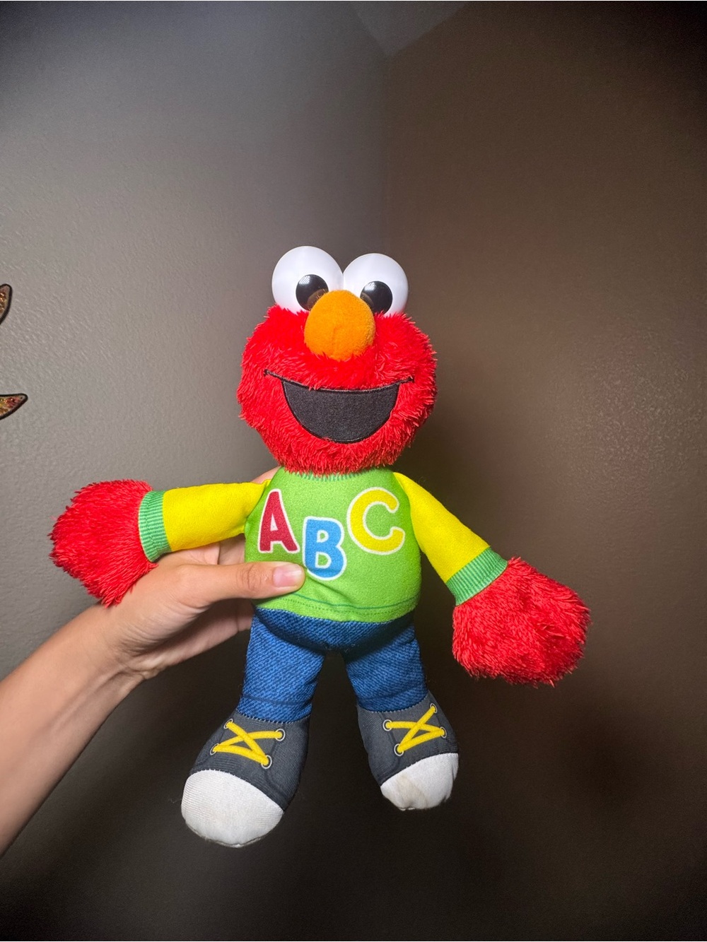 Sesame Street Elmo ABC Plush Toy Spanish - Red